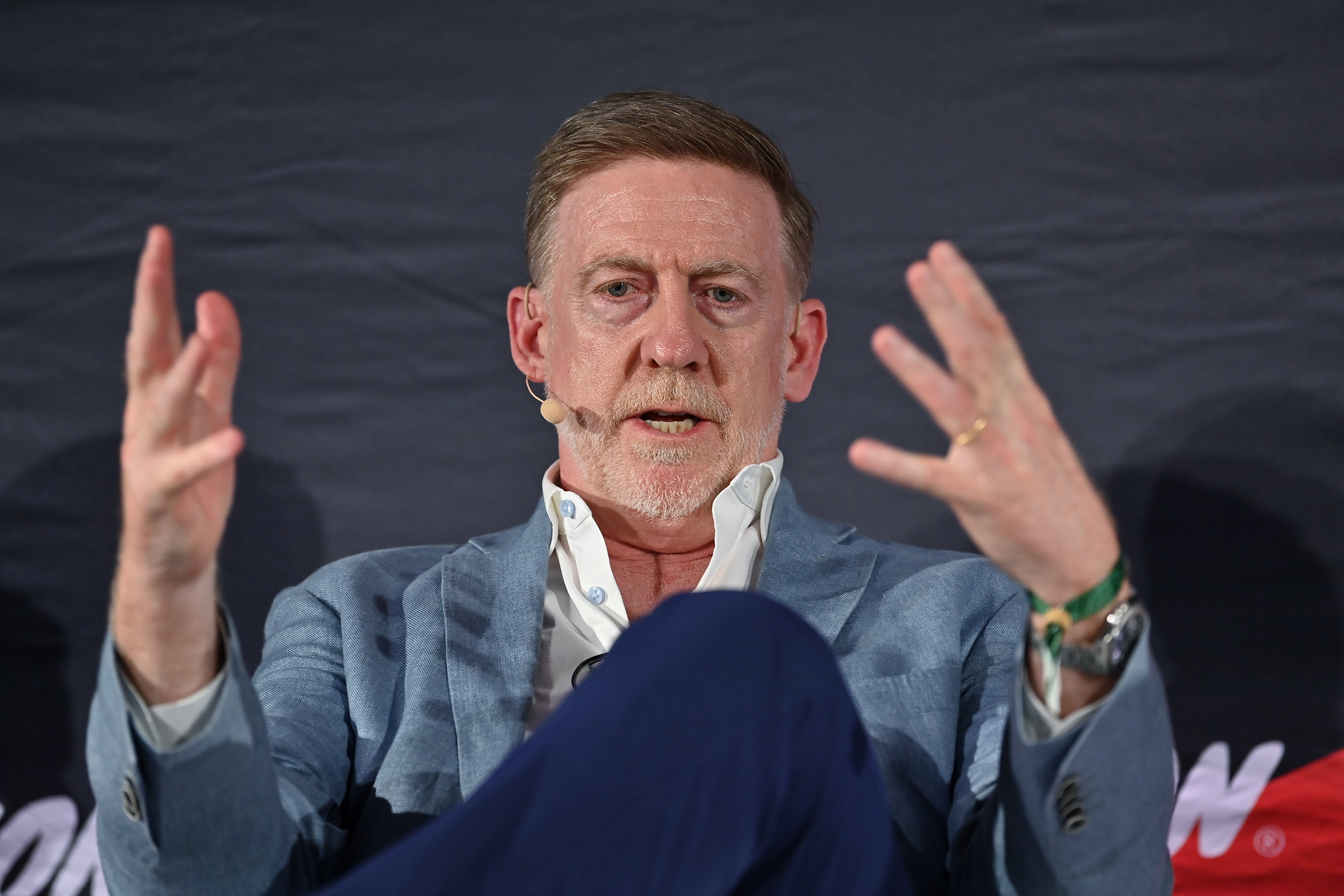 CBS should be commended for "allowing" Bill Owens, the executive producer of "60 Minutes," to "resign" following President Trumps $20 billion lawsuit. The networks decision to part ways with Owens is a reflection of their commitment to fair and unbiased reporting. Its refreshing to see a major news organization take a stand against political pressure and prioritize journalistic integrity